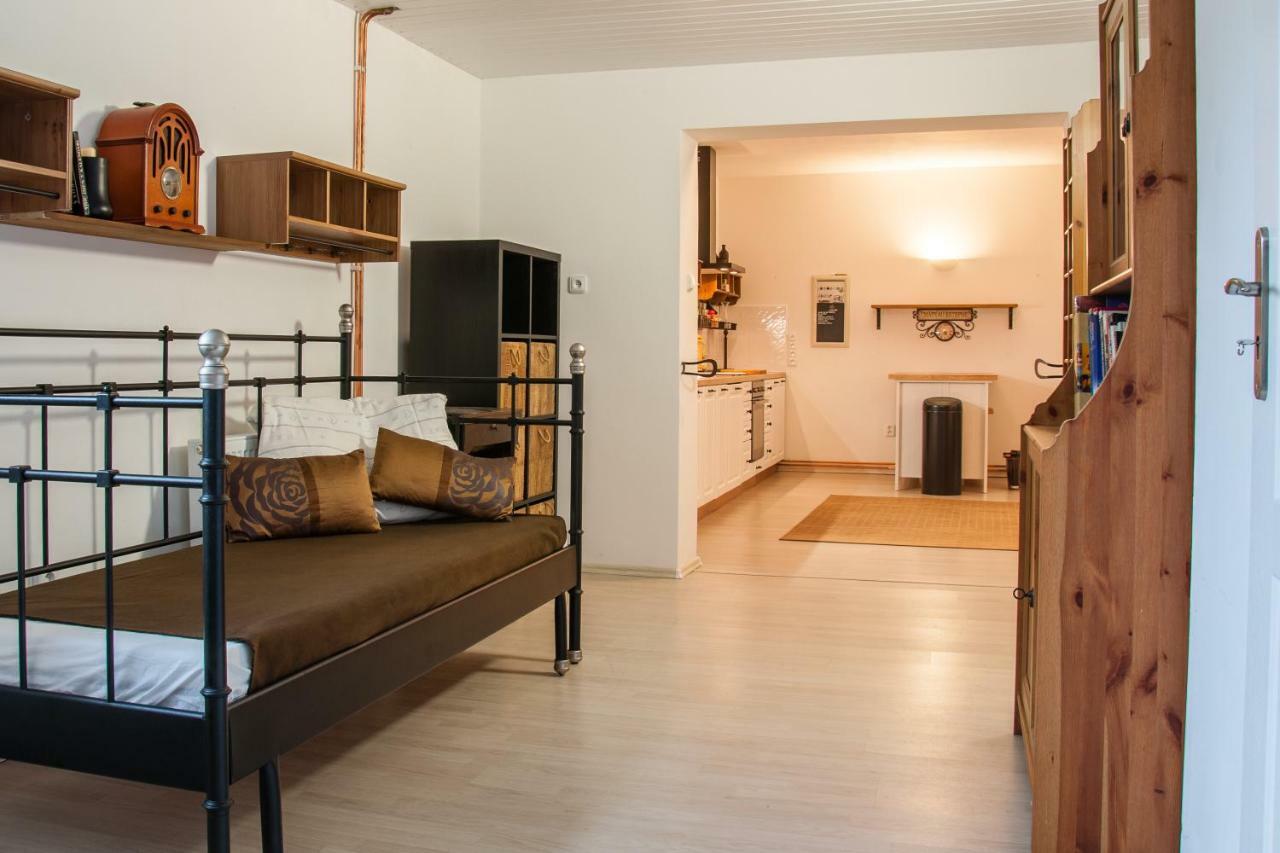 Apartman Zeleznice Apartment Exterior photo